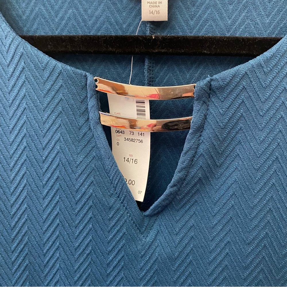 Avenue teal zig zag textured sleeveless keyhole opening top size 14 - Picture 2 of 8
